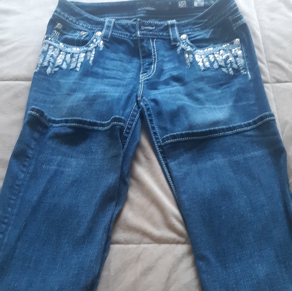 Ladies  jeans - Picture 2 of 3